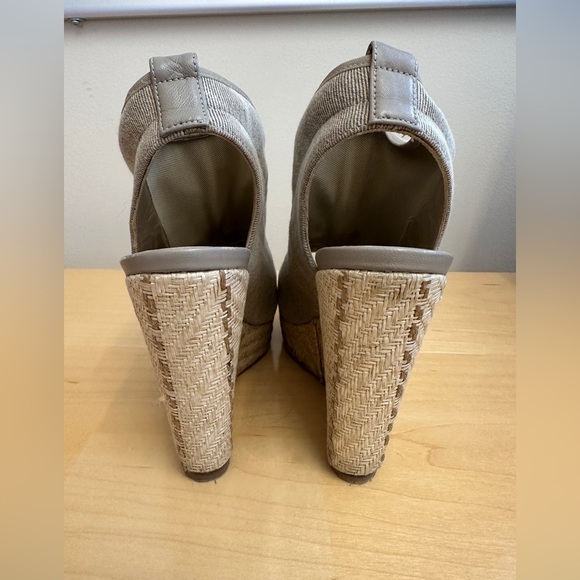 Stuart Weitzman Glover Wedge Sandals Size 7 - Picture 4 of 13